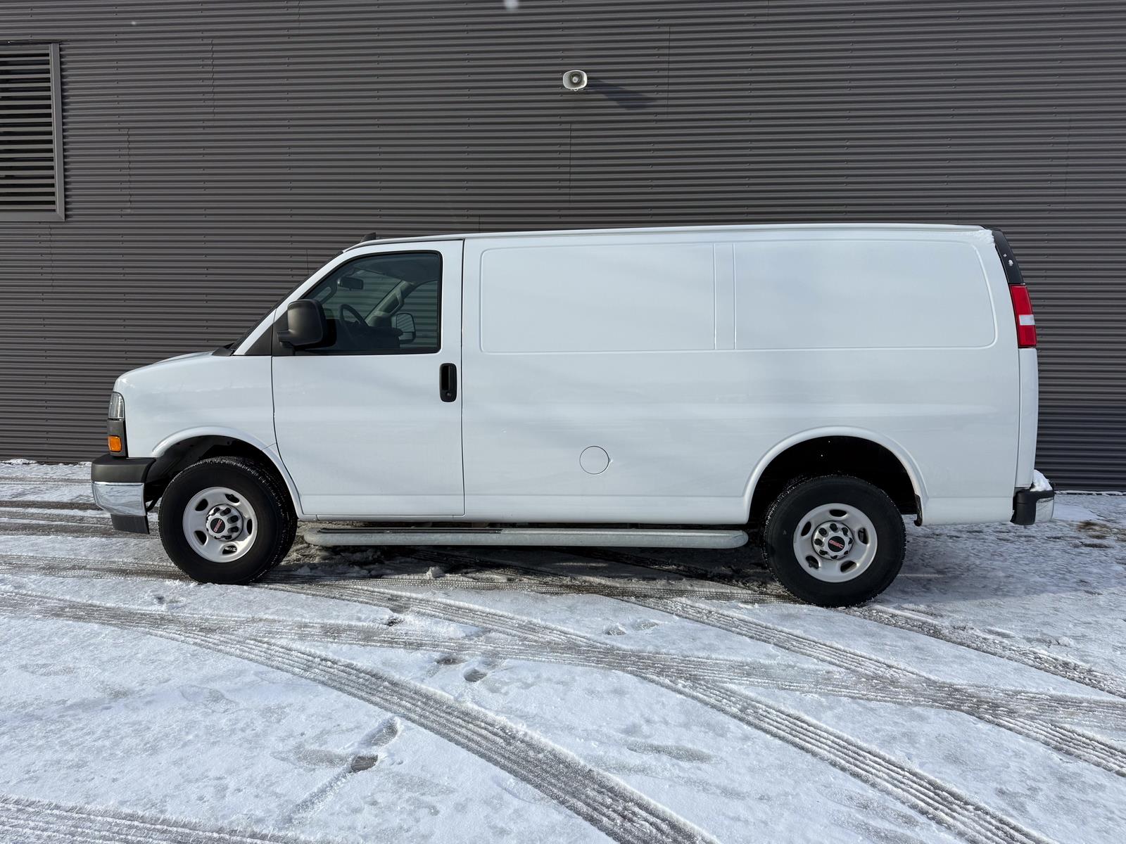 2023 GMC Savana 2500