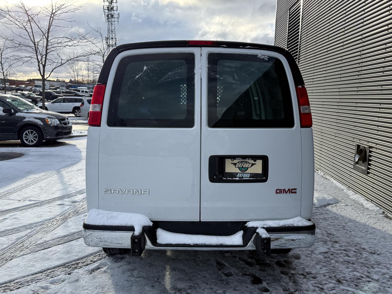 2023 GMC Savana 2500