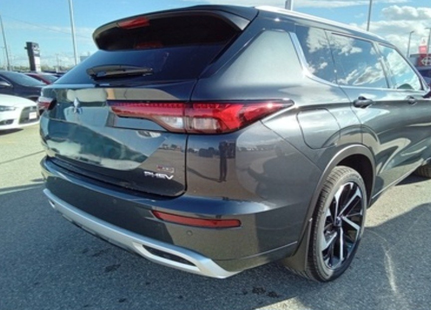 2025 Mitsubishi Outlander PHEV
