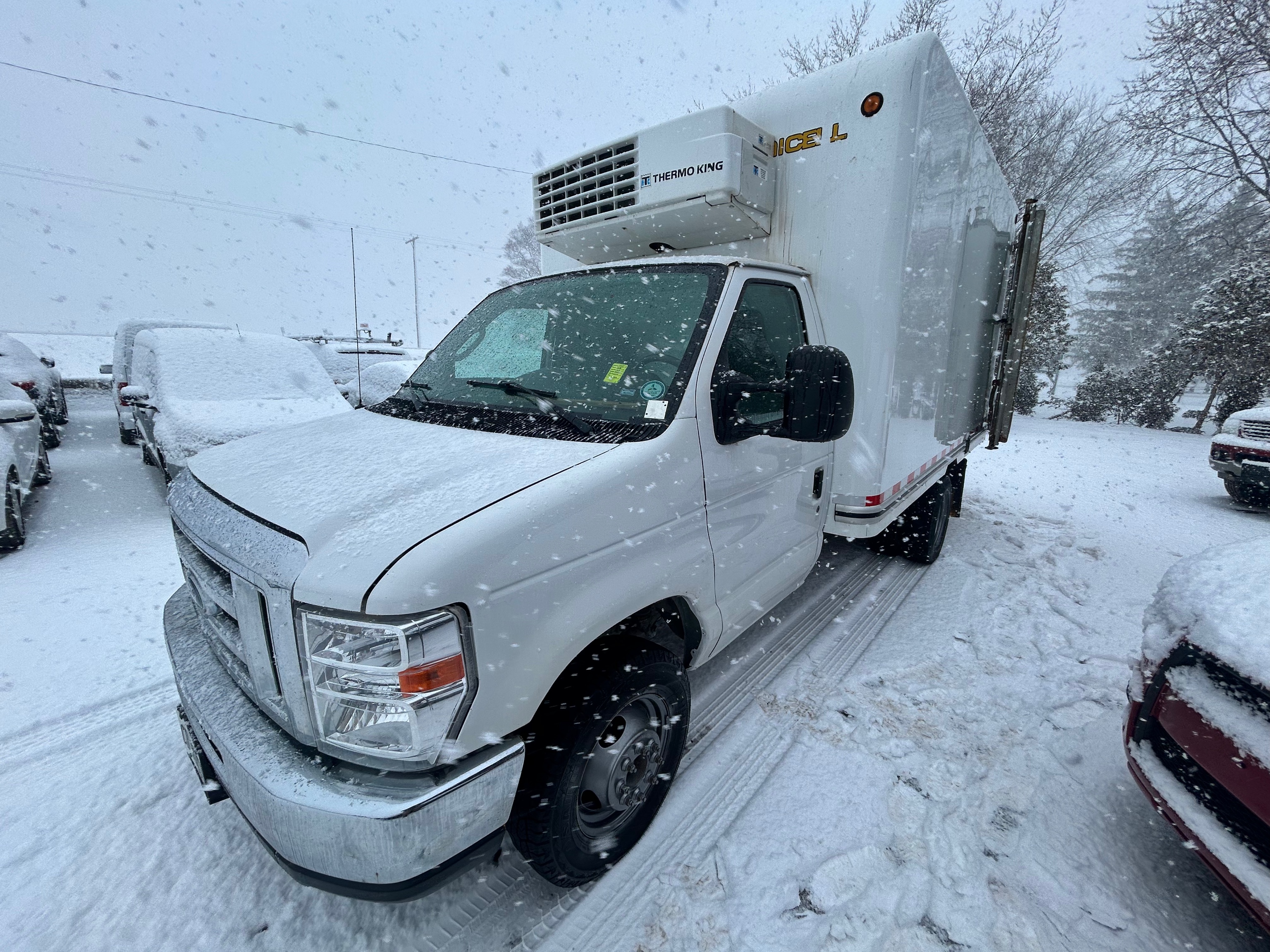 2016 Ford E-350 Cutaway