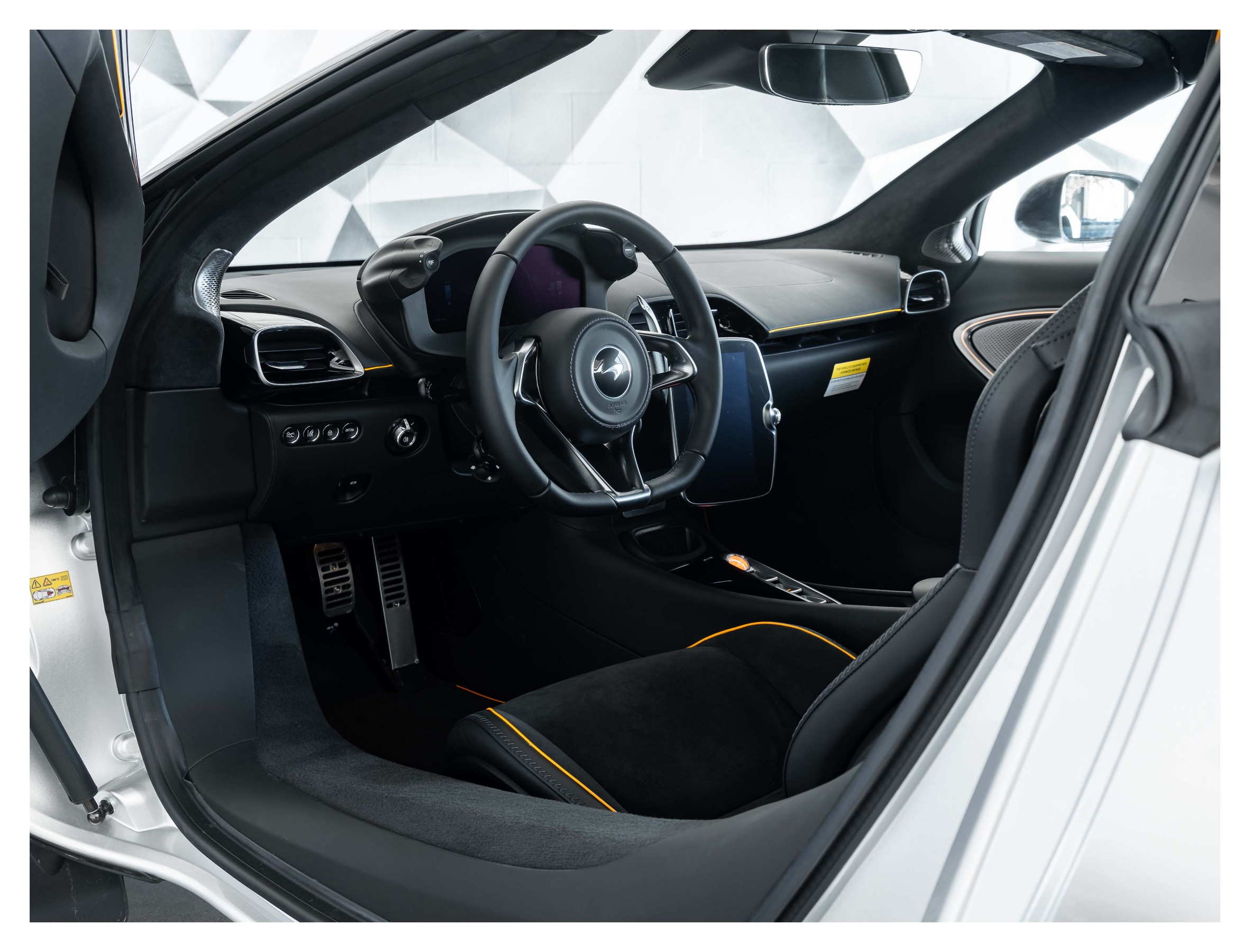 2025 McLaren Artura Spider