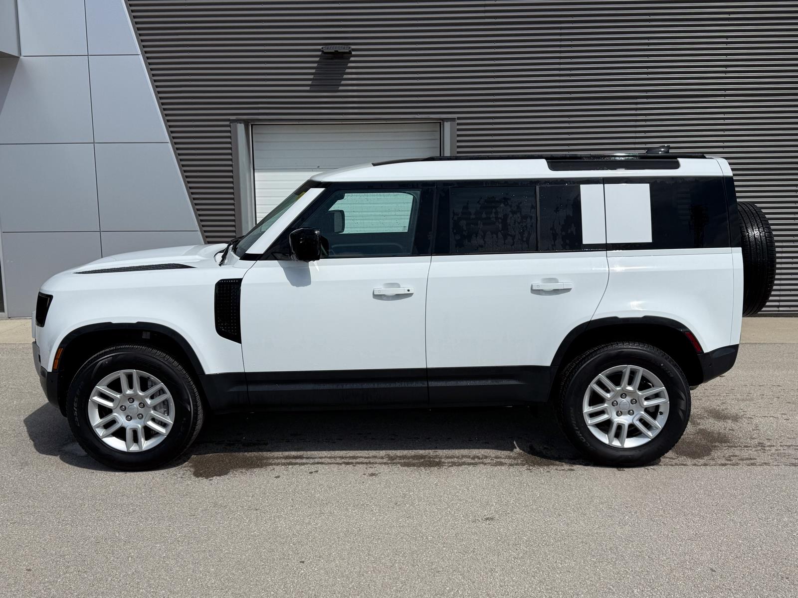 2025 Land Rover Defender