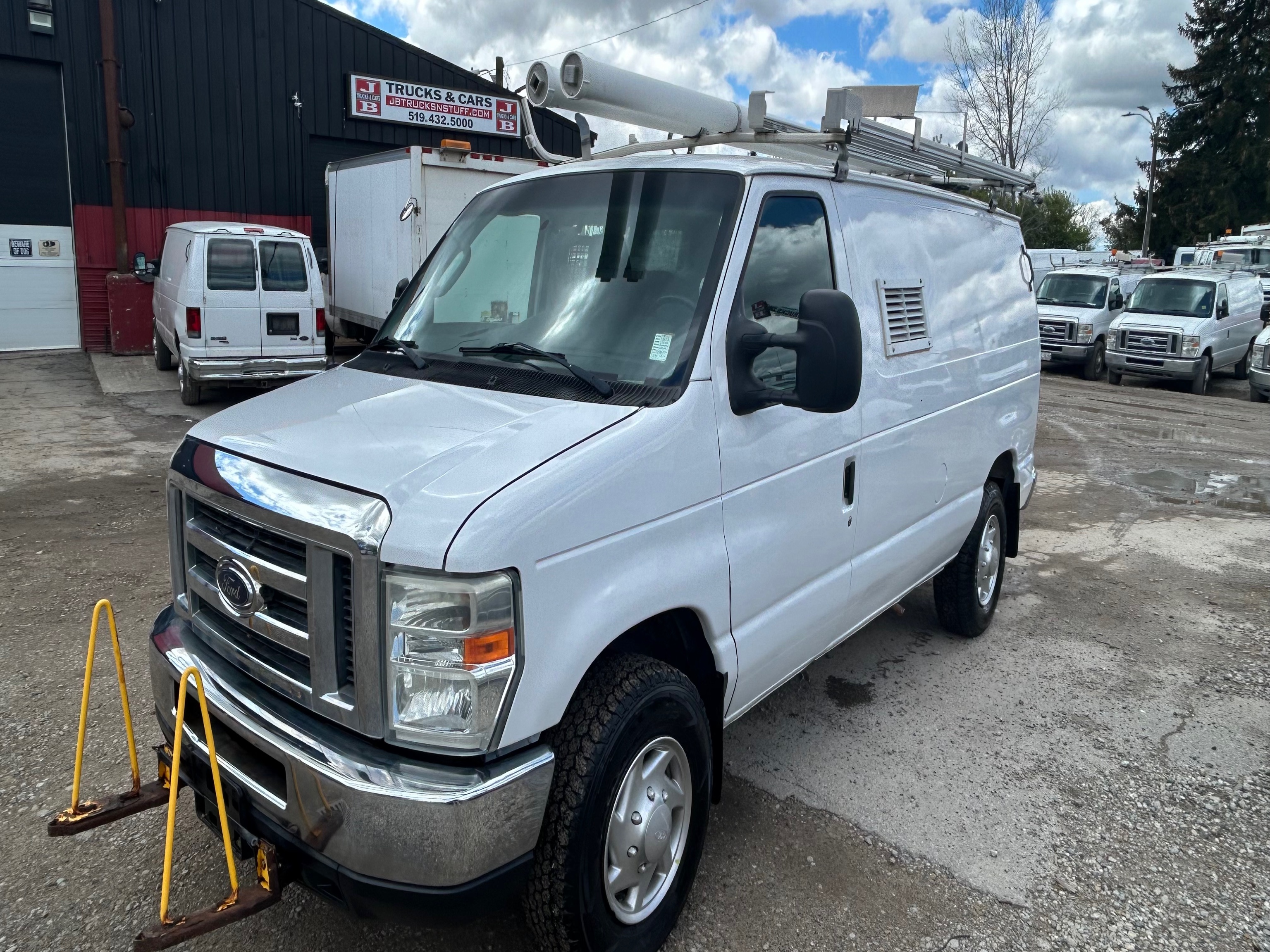 2012 Ford E-350 Super Duty