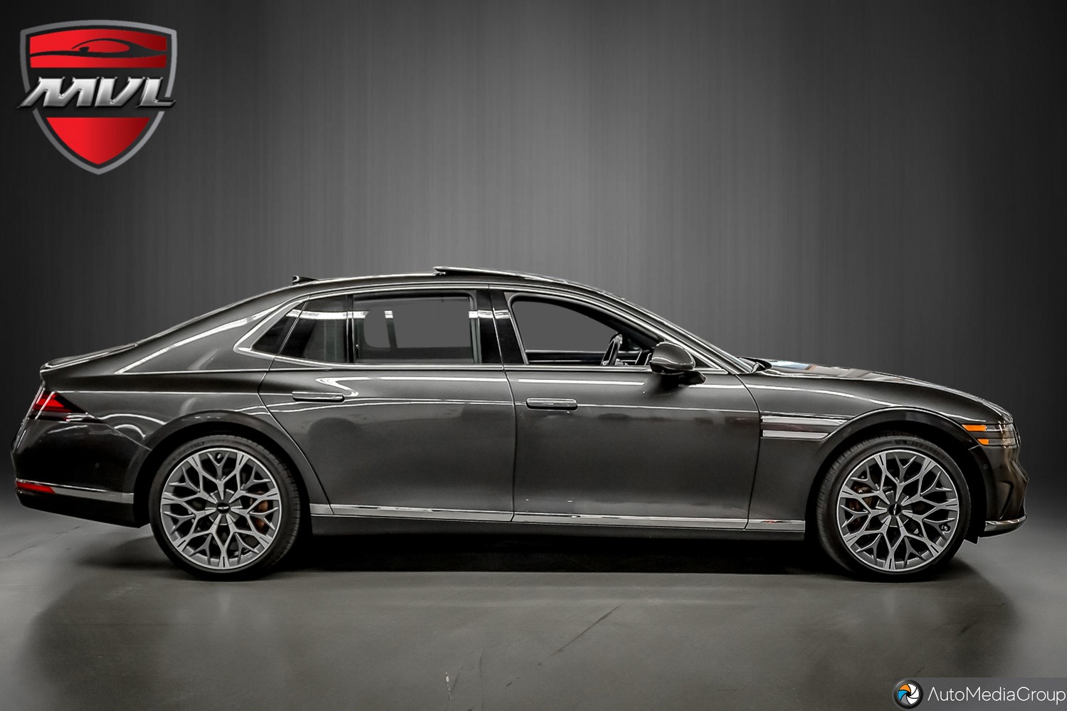 2023 Genesis G90