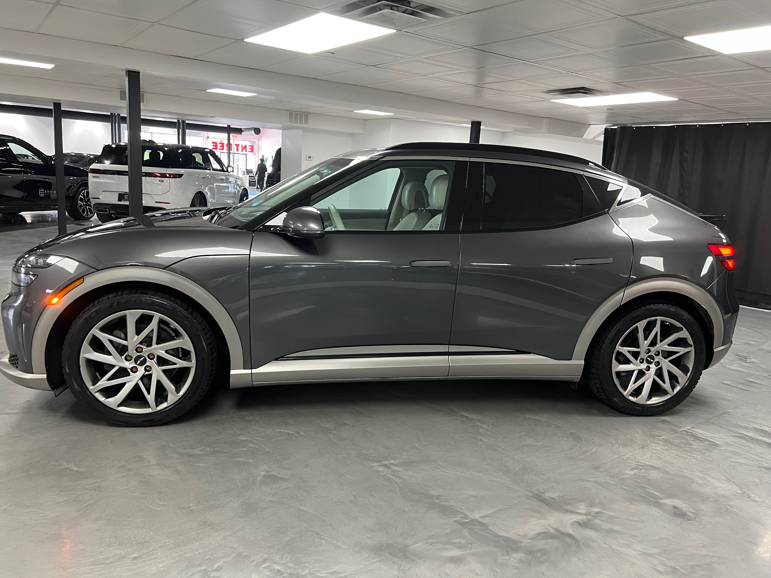 2023 Genesis GV60