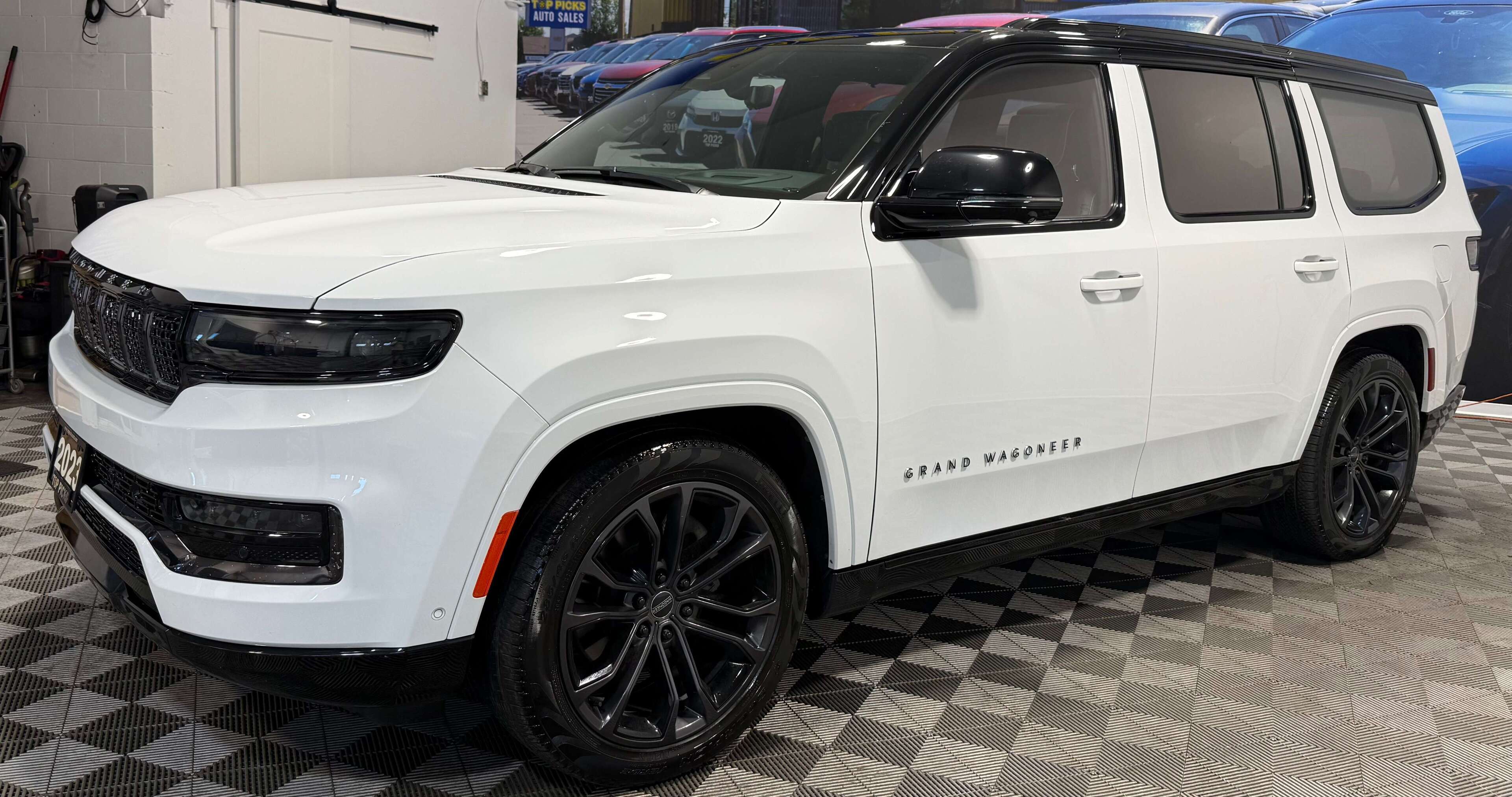 2023 Jeep Grand Wagoneer