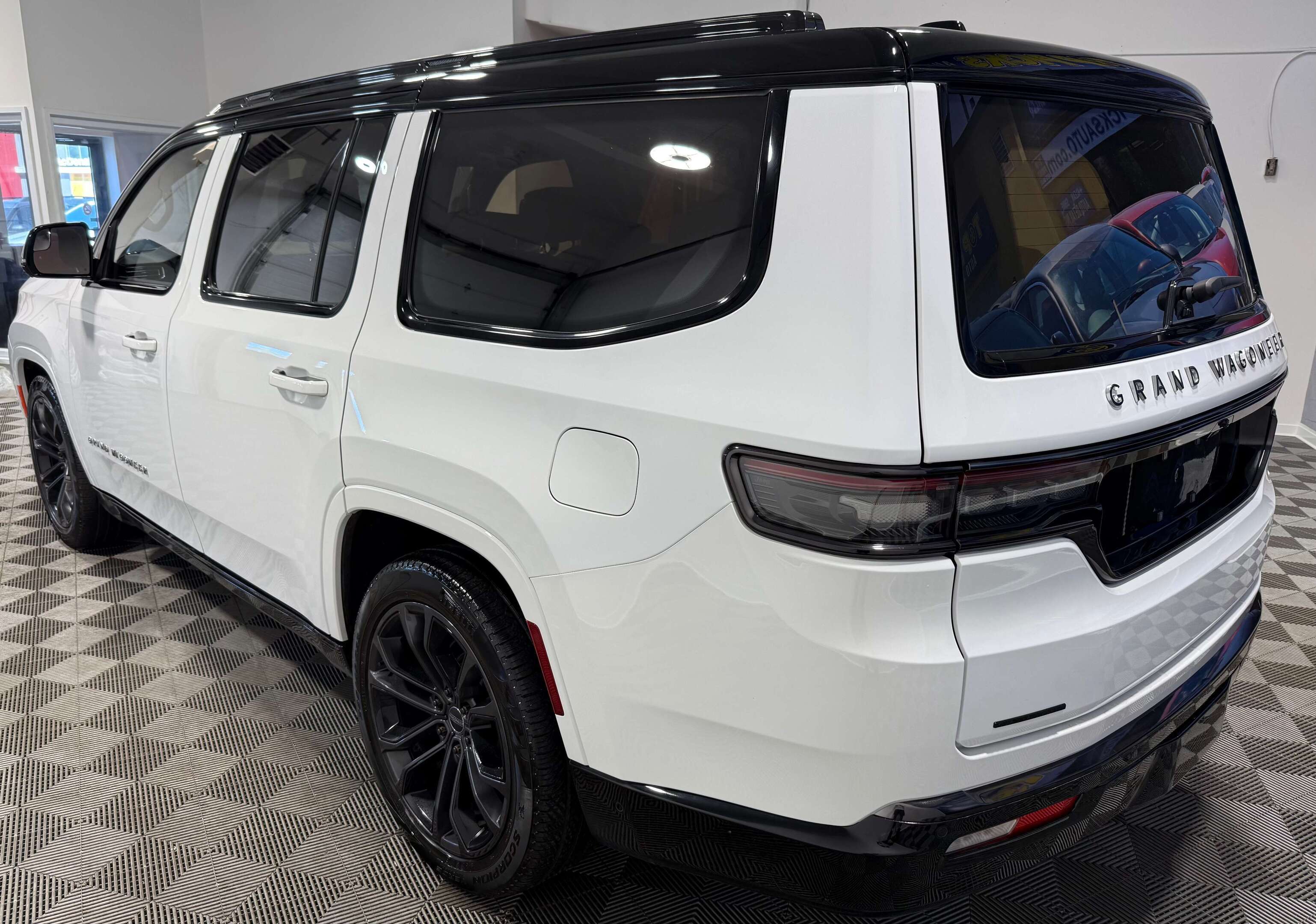 2023 Jeep Grand Wagoneer