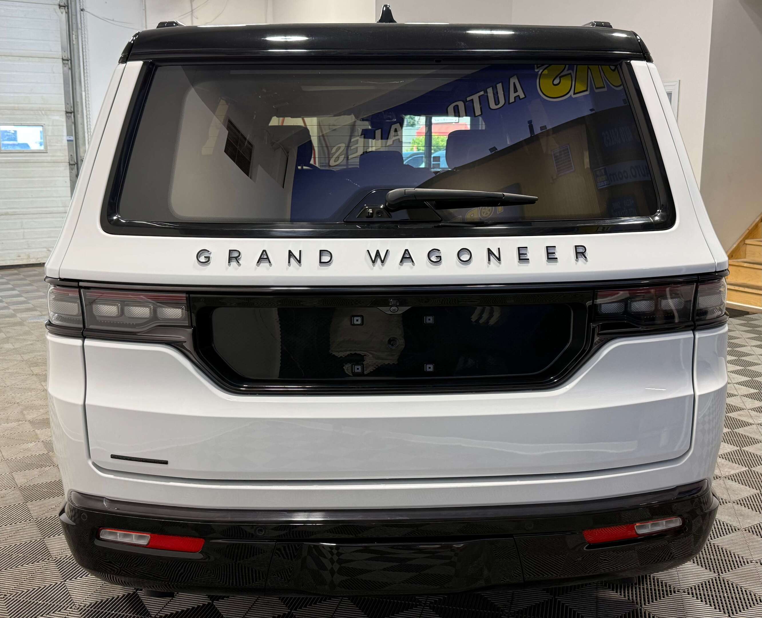 2023 Jeep Grand Wagoneer