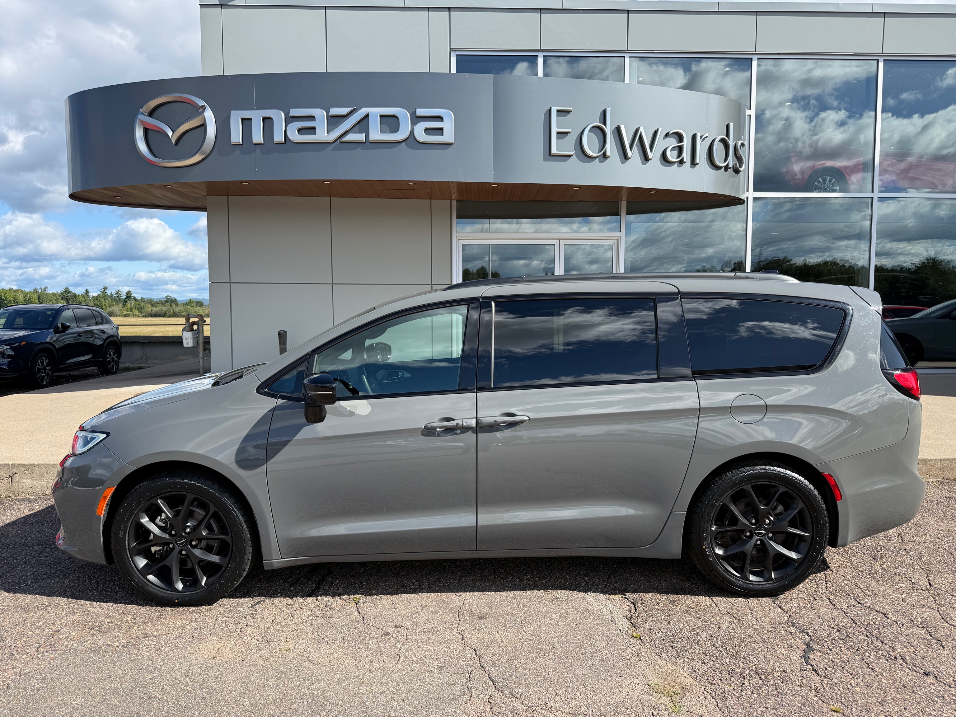 2025 Chrysler Pacifica