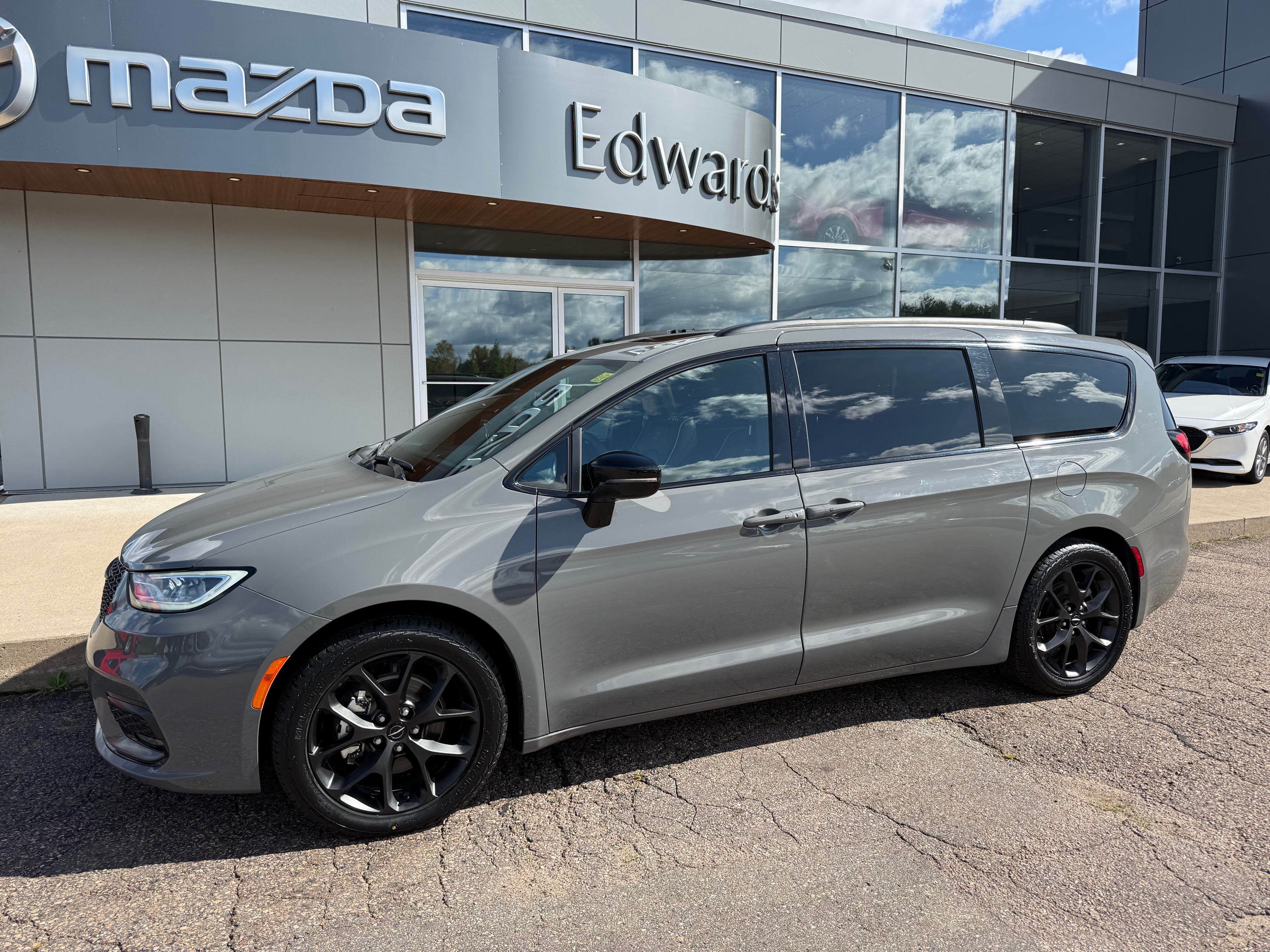 2025 Chrysler Pacifica