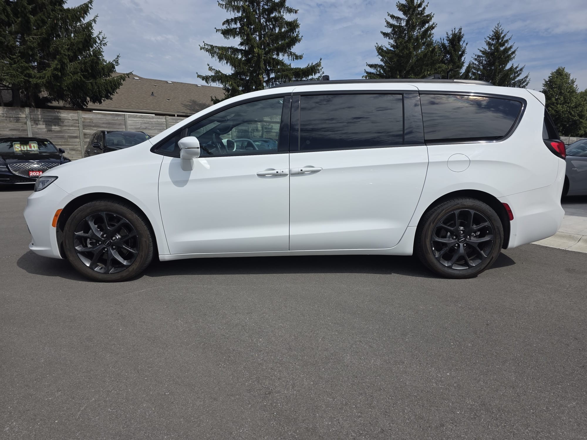 2022 Chrysler Pacifica