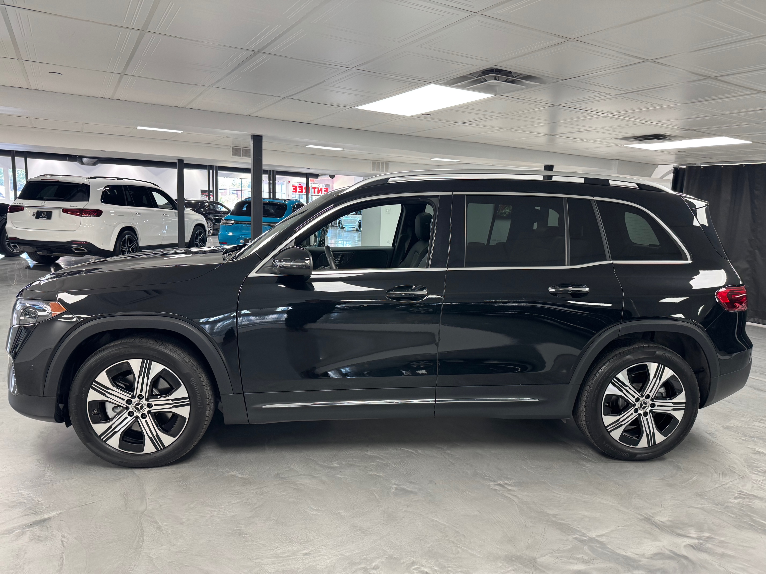 2025 Mercedes-Benz EQB 300