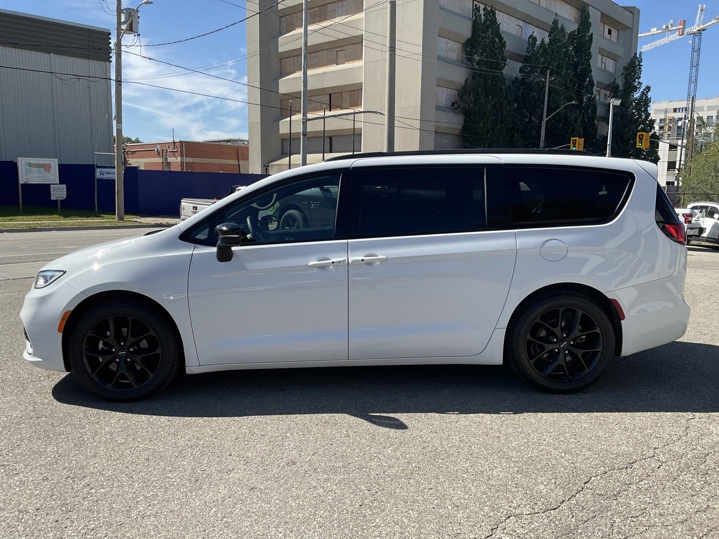 2025 Chrysler Pacifica