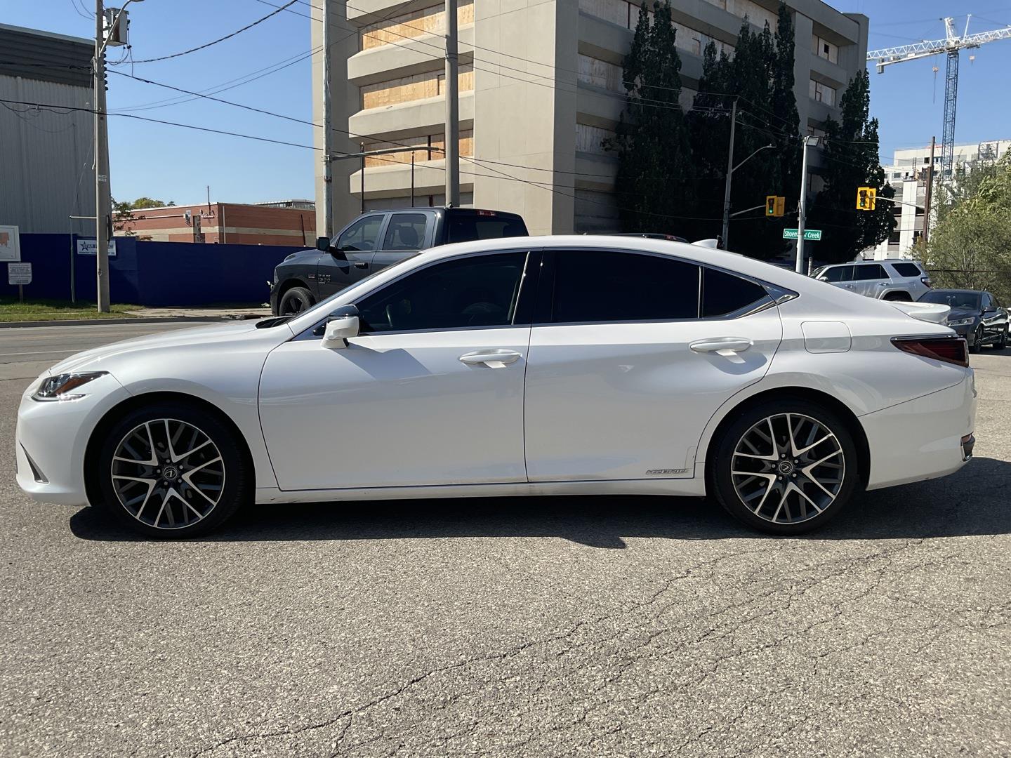2020 Lexus ES 300h