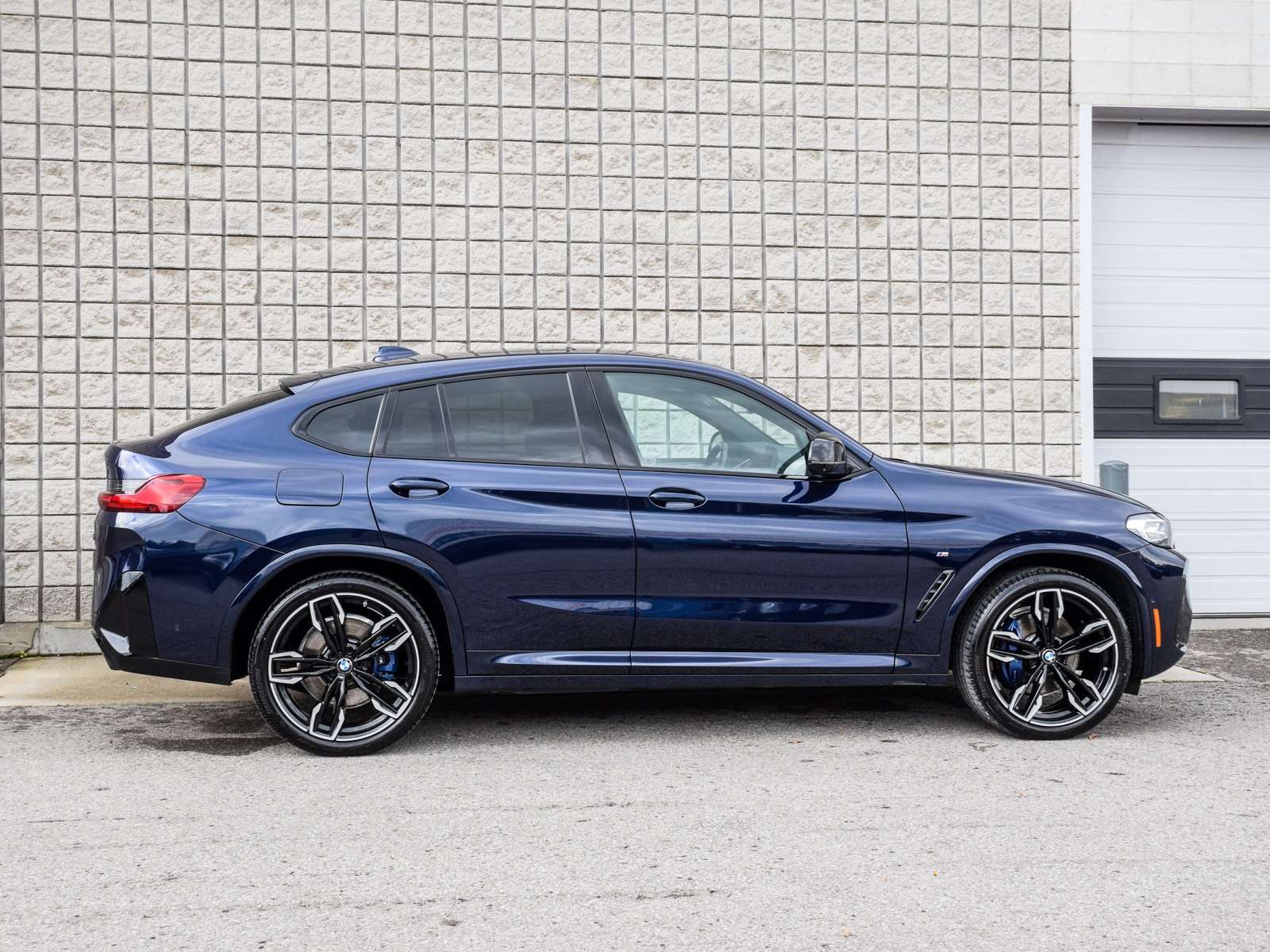 2023 BMW X4