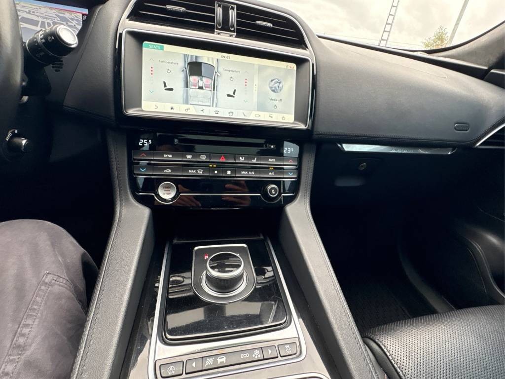 2020 Jaguar F-PACE