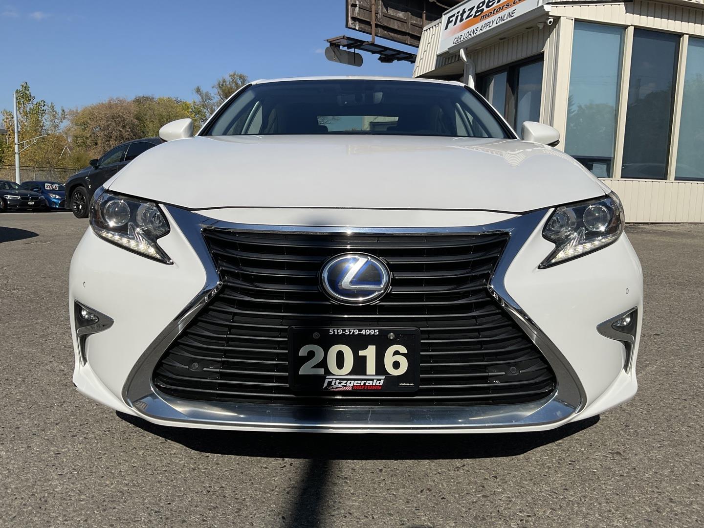 2016 Lexus ES 300h