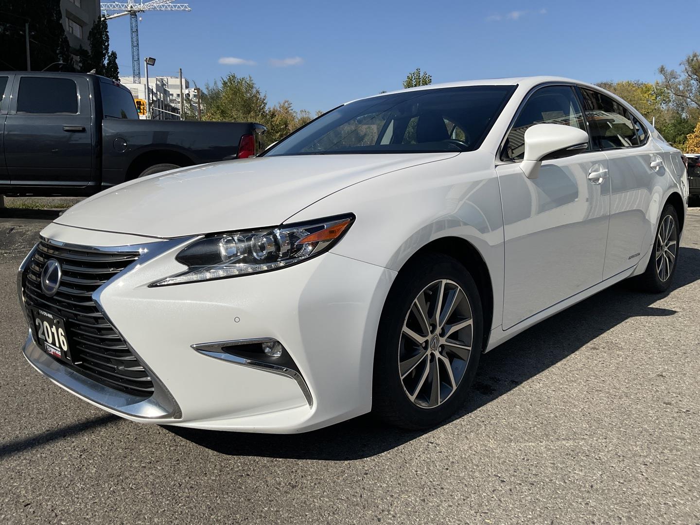 2016 Lexus ES 300h