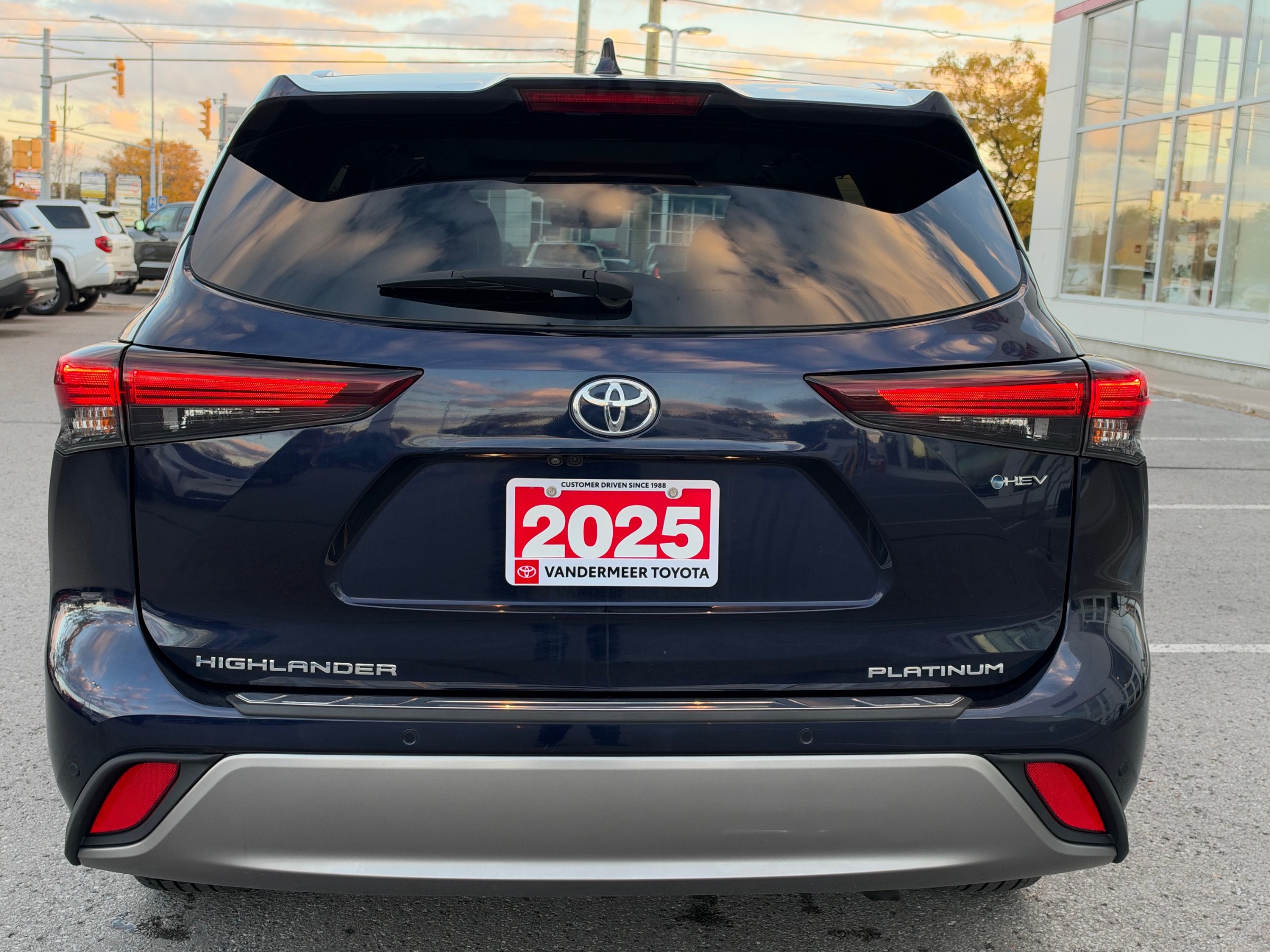 2025 Toyota Highlander Hybrid