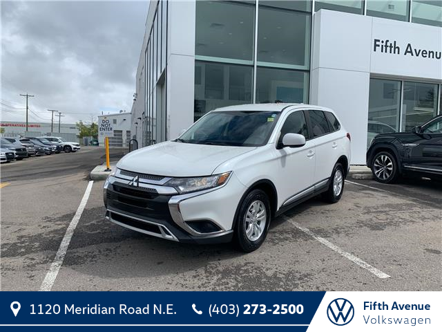 2019 Mitsubishi Outlander ES (Stk: 23230B) in Calgary - Image 1 of 32