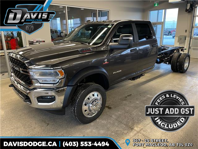 2024 RAM 5500 Chassis Tradesman/SLT/Laramie/Limited (Stk: 24605) in Fort Macleod - Image 1 of 23
