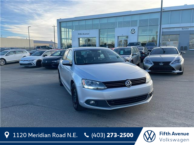 2013 Volkswagen Jetta 2.0 TDI Highline (Stk: 25090A) in Calgary - Image 1 of 14