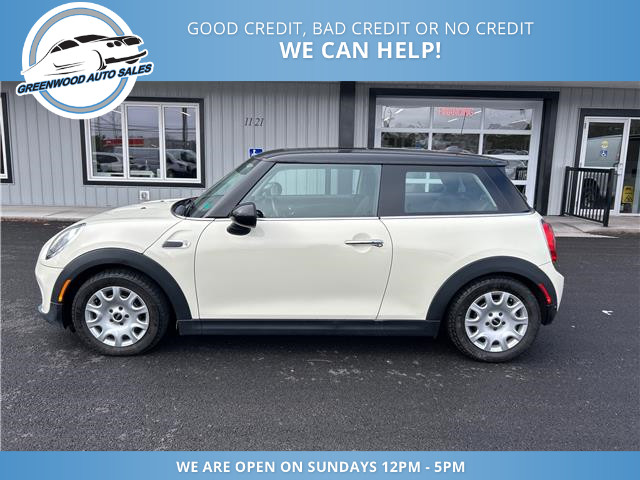 2019 MINI 3 Door Cooper (Stk: 19-H32178) in Greenwood - Image 1 of 17