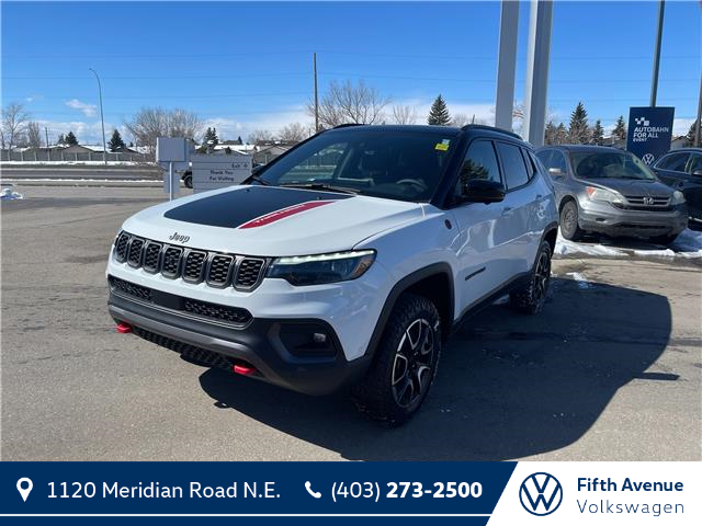 2024 Jeep Compass Trailhawk (Stk: 24698A) in Calgary - Image 1 of 15