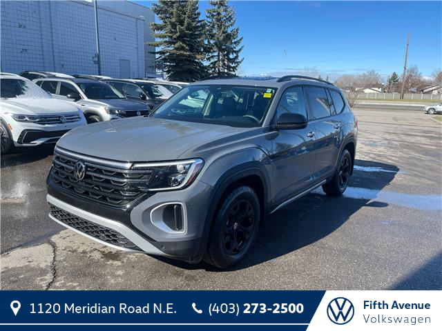 2024 Volkswagen Atlas 2.0 TSI Peak Edition (Stk: 5125) in Calgary - Image 1 of 15