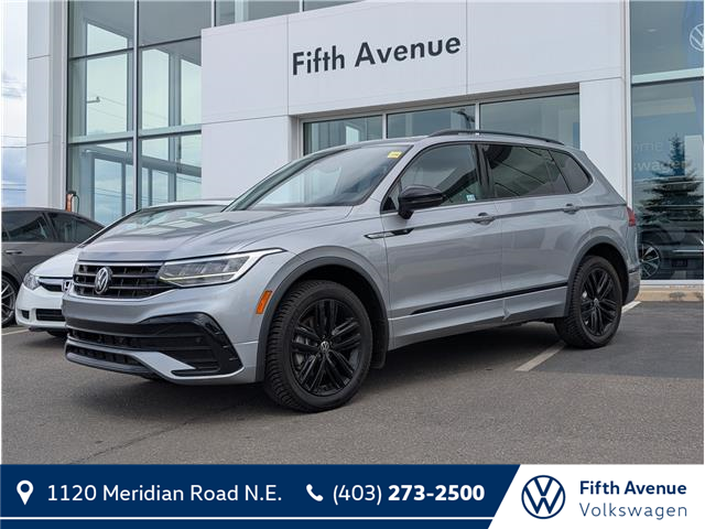 2022 Volkswagen Tiguan Comfortline R-Line Black Edition (Stk: 25185A) in Calgary - Image 1 of 30
