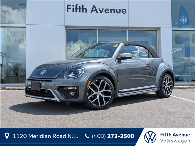 2018 Volkswagen Beetle 2.0 TSI Dune (Stk: 25042B) in Calgary - Image 1 of 32