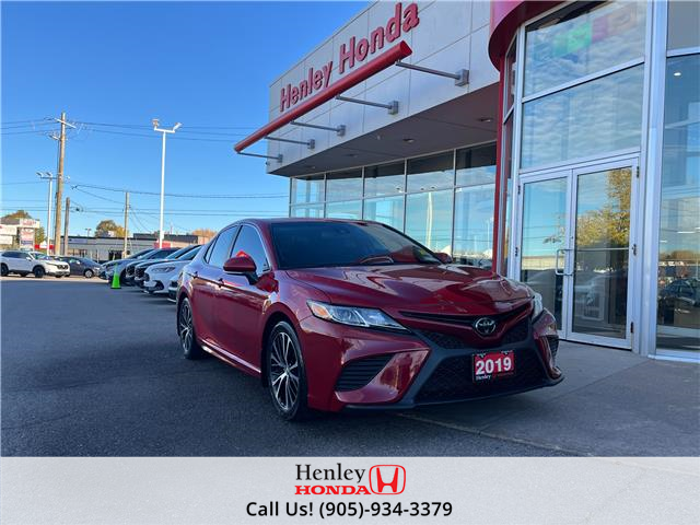 2019 Toyota Camry SE (Stk: R12406) in St. Catharines - Image 2 of 22
