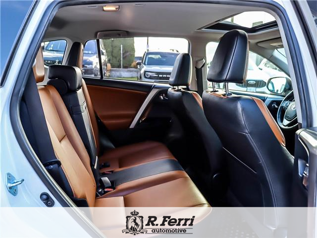 2018 Toyota RAV4 Hybrid Limited (Stk: P9529) in Woodbridge - Image 17 of 29