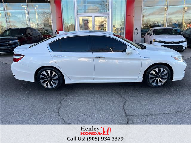 2017 Honda Accord Hybrid Touring (Stk: H22501B) in St. Catharines - Image 12 of 22