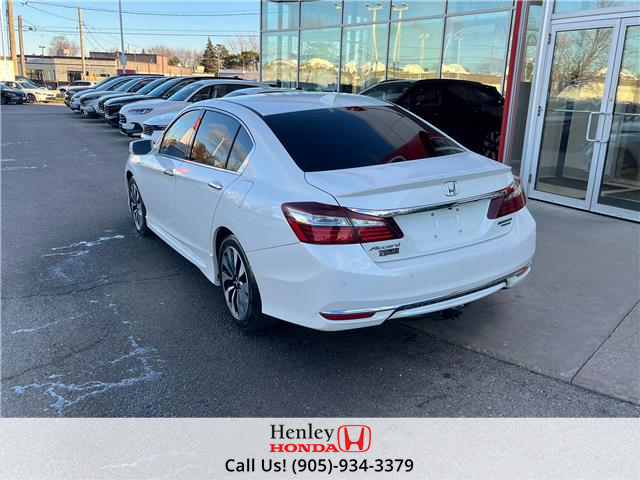 2017 Honda Accord Hybrid Touring (Stk: H22501B) in St. Catharines - Image 7 of 22