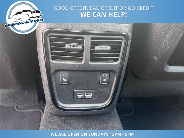 2023 Chrysler 300 S (Stk: 23-593295) in Greenwood - Image 9 of 24