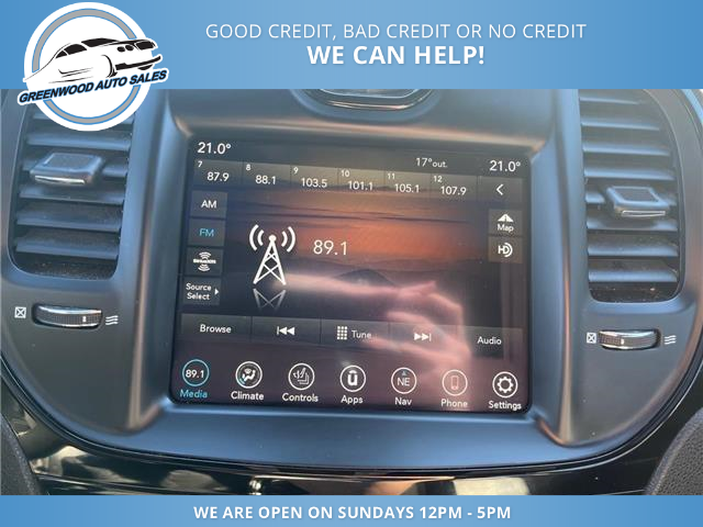 2023 Chrysler 300 S (Stk: 23-593298) in Greenwood - Image 12 of 23