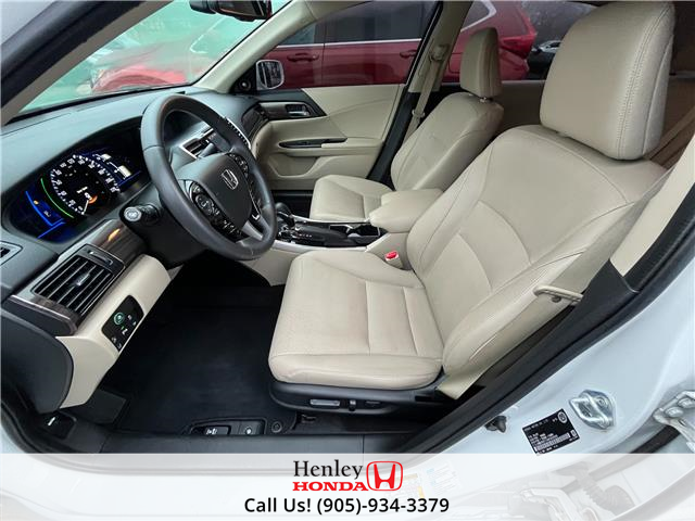 2017 Honda Accord Hybrid Touring (Stk: H22501B) in St. Catharines - Image 13 of 22