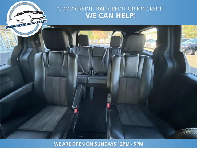 2020 Dodge Grand Caravan Premium Plus (Stk: 20-181197) in Greenwood - Image 10 of 20