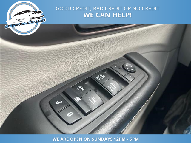 2024 Chrysler Grand Caravan SXT (Stk: 24-158915) in Greenwood - Image 15 of 21