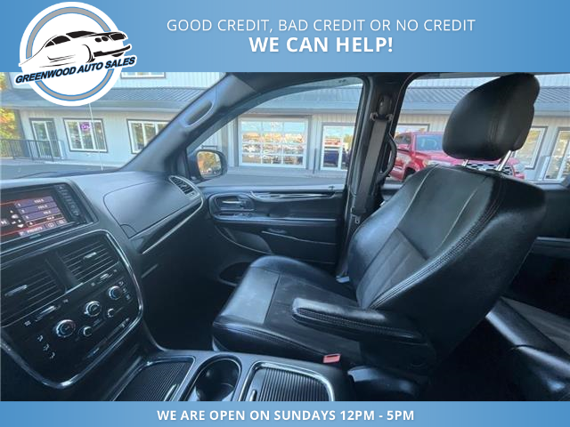 2020 Dodge Grand Caravan Premium Plus (Stk: 20-181197) in Greenwood - Image 9 of 20