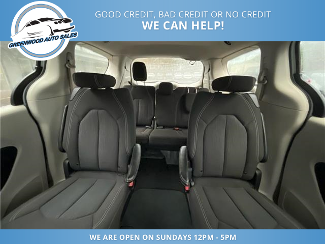 2024 Chrysler Grand Caravan SXT (Stk: 24-158915) in Greenwood - Image 10 of 21