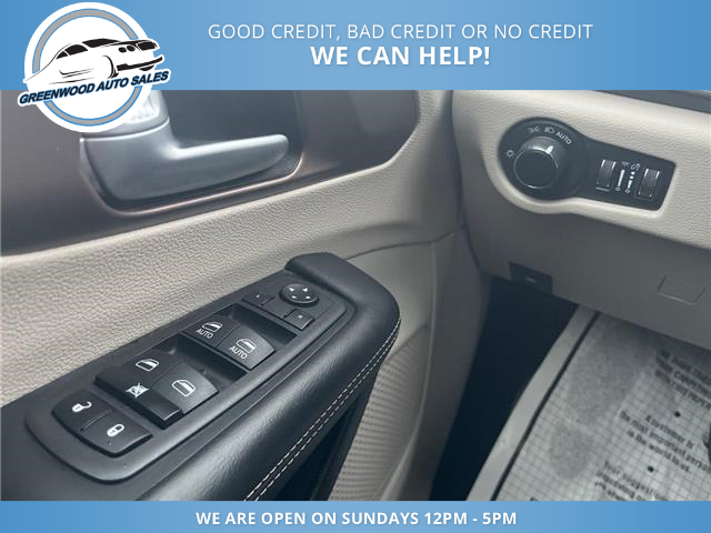 2024 Chrysler Grand Caravan SXT (Stk: 24-107294) in Greenwood - Image 16 of 17
