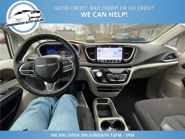 2024 Chrysler Grand Caravan SXT (Stk: 24-158915) in Greenwood - Image 8 of 21