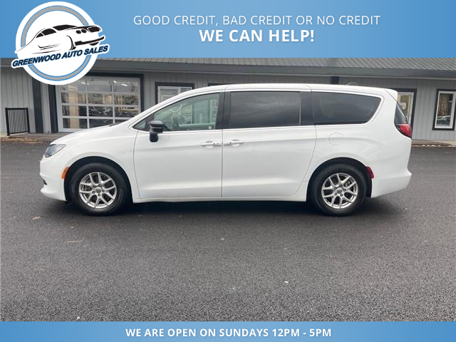 2024 Chrysler Grand Caravan SXT (Stk: 24-158915) in Greenwood - Image 1 of 21
