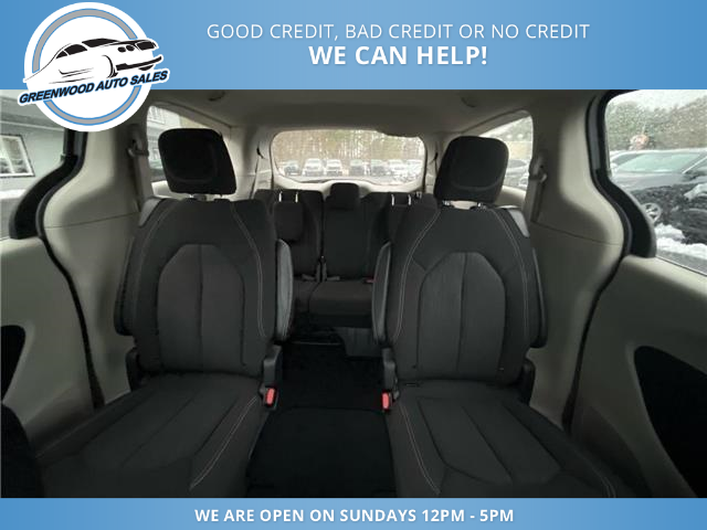 2024 Chrysler Grand Caravan SXT (Stk: 24-107294) in Greenwood - Image 8 of 17