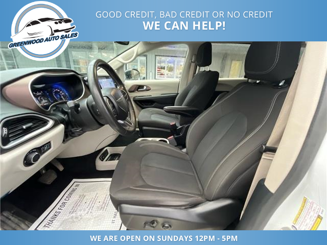 2024 Chrysler Grand Caravan SXT (Stk: 24-158915) in Greenwood - Image 7 of 21