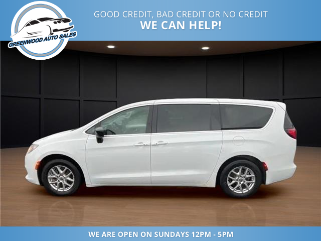 2024 Chrysler Grand Caravan SXT (Stk: 24-107294) in Greenwood - Image 1 of 17