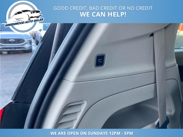 2023 Chrysler Pacifica Touring-L (Stk: 23-561239) in Greenwood - Image 9 of 17