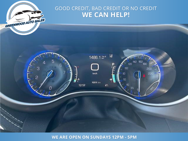 2023 Chrysler Pacifica Touring-L (Stk: 23-621817) in Greenwood - Image 14 of 21